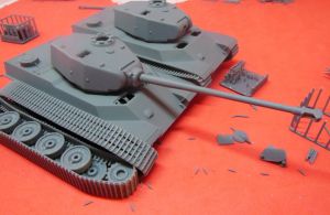 1/72 French Medium Tank AMX M4 mod. 49 with St.Chamond turret (TRV72030)