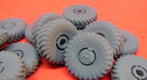 1/72 Wheels for ZiL-135/Luna-M((FROG-7))/Uragan (Trumpeter) (S72600)