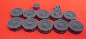 1/72 Wheels for Cromwell, type 3, perforated tire and 3 greasers  (S72546)