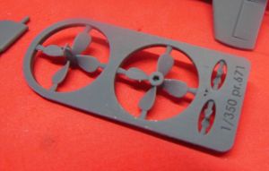 1/350 Soviet submarine project 671RT Syomga, tandem screw upgrade (NATO name Victor II) (N350073)